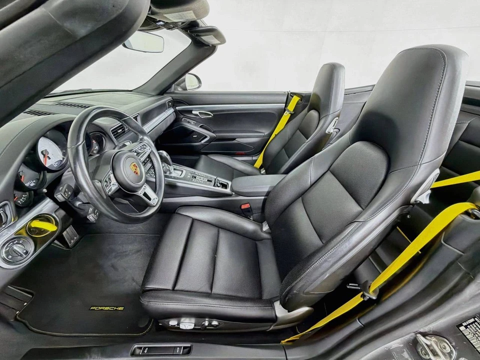 2017 Porsche 991 Carrera 4S - Image 5 of 5