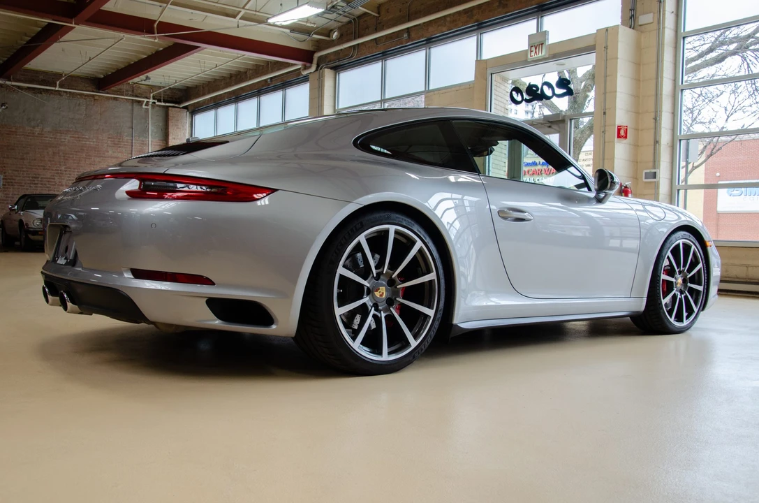 2017 Porsche 991 Carrera 4S - Image 16 of 31