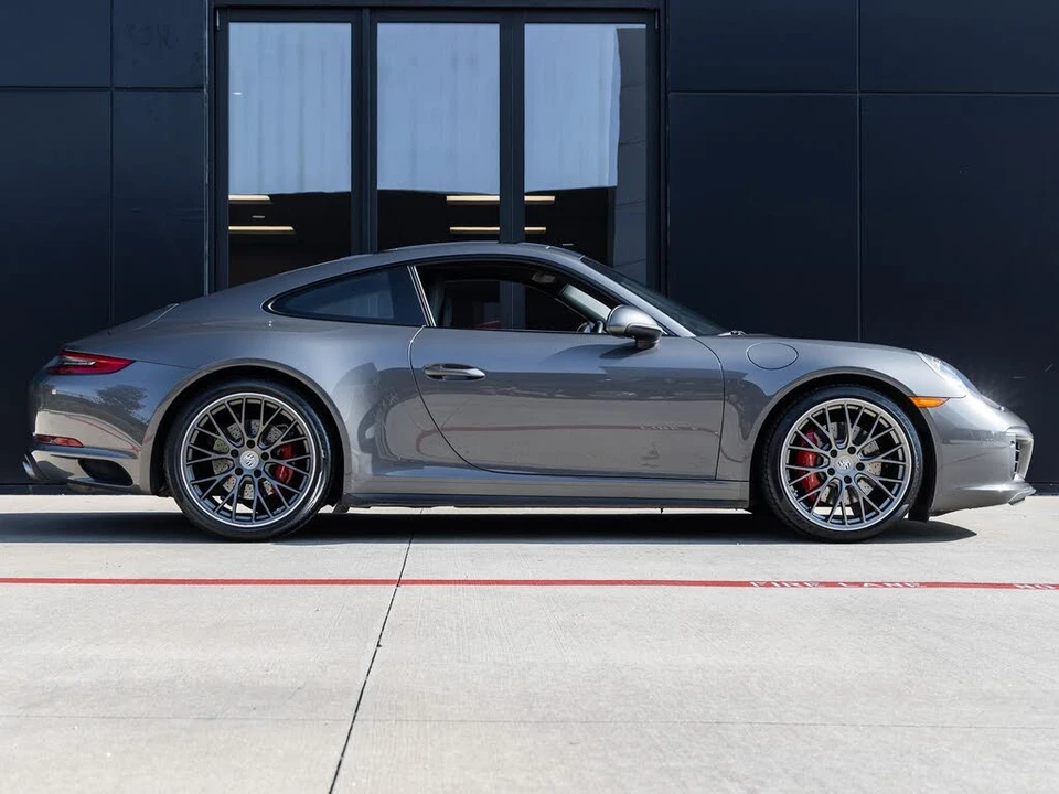 2017 Porsche 991 Carrera 4S - Image 12 of 31