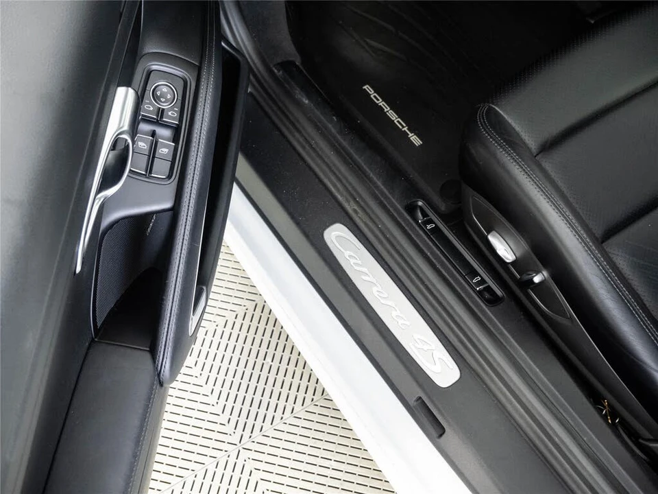 2017 Porsche 991 Carrera 4S - Image 8 of 29