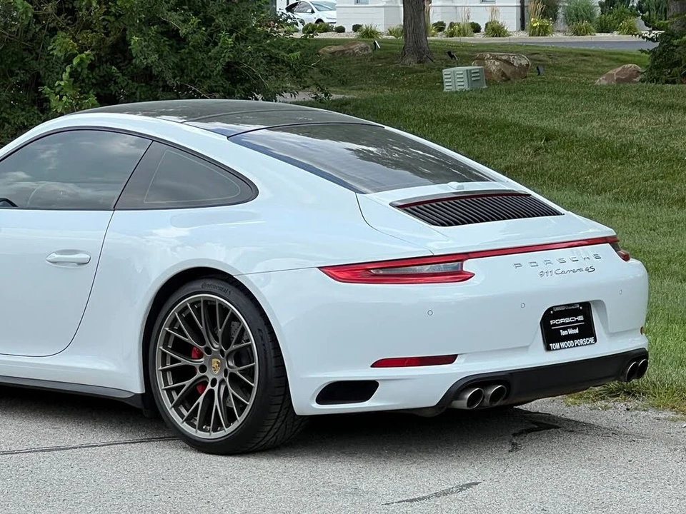 2017 Porsche 991 Carrera 4S - Image 9 of 31