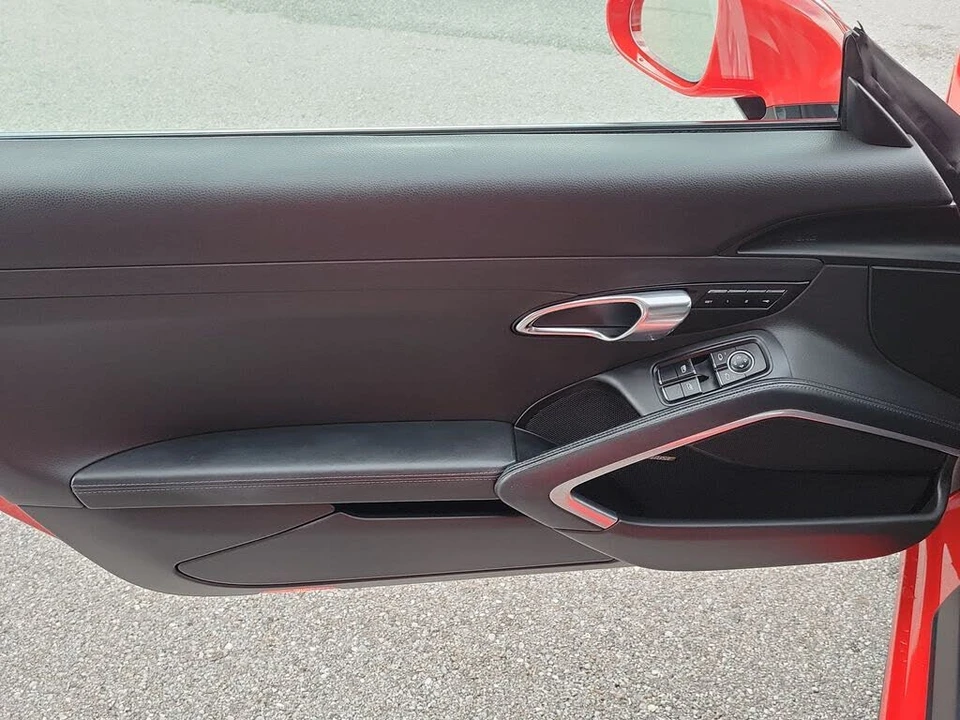 2017 Porsche 991 Carrera 4S - Image 24 of 31