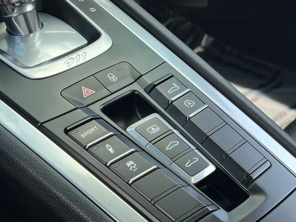 2017 Porsche 991 Carrera 4S - Image 25 of 31