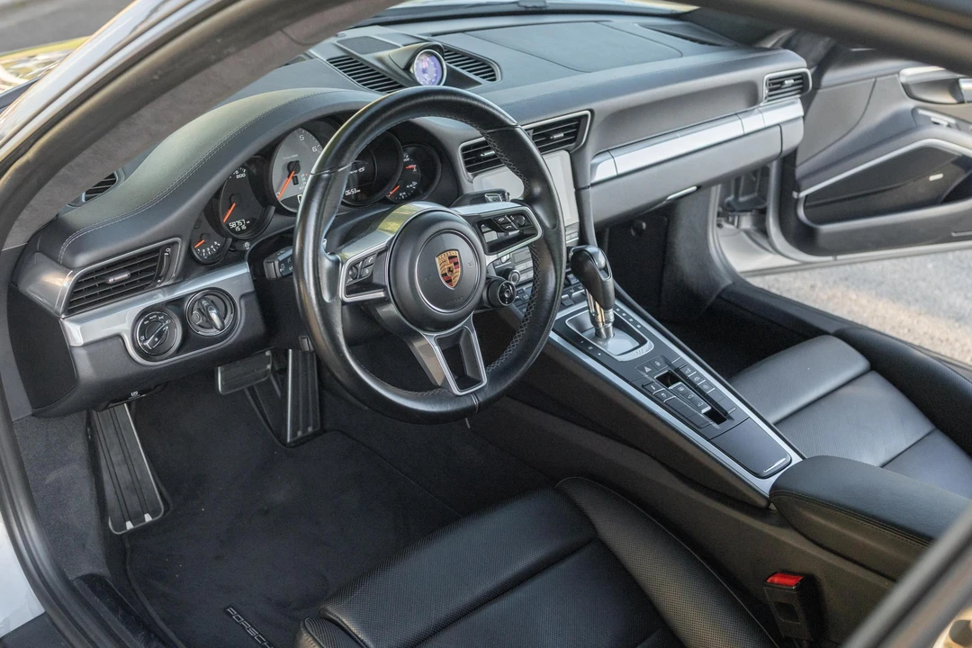 2017 Porsche 991 Carrera 4S - Image 25 of 31