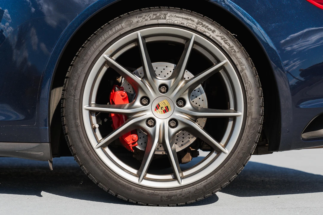 2017 Porsche 991 Carrera 4S - Image 18 of 31