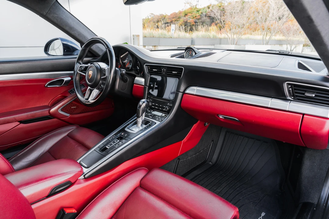 2017 Porsche 991 Carrera 4S - Image 28 of 31