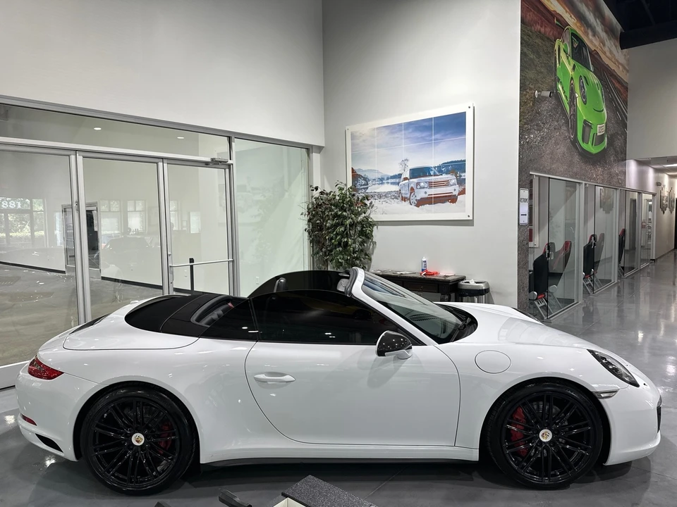 2017 Porsche 991 Carrera 4S - Image 22 of 31