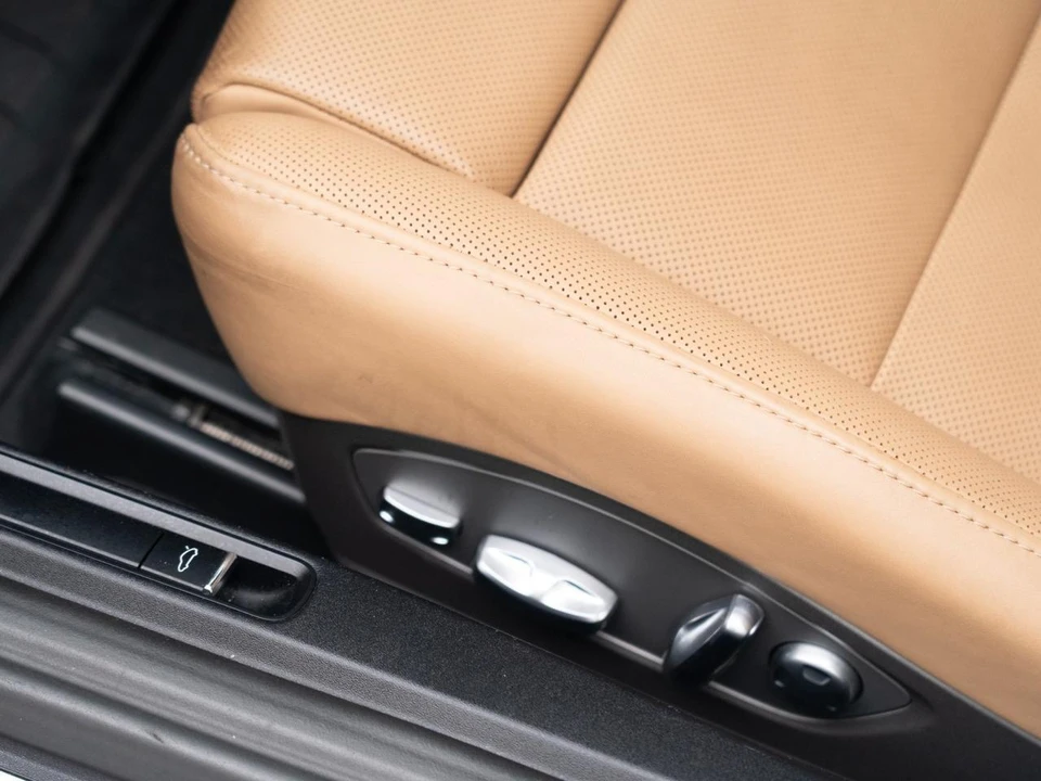 2017 Porsche 991 Carrera 4S - Image 16 of 31