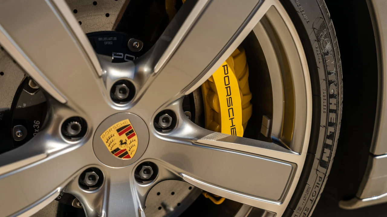 2017 Porsche 991 Carrera 4S - Image 10 of 31
