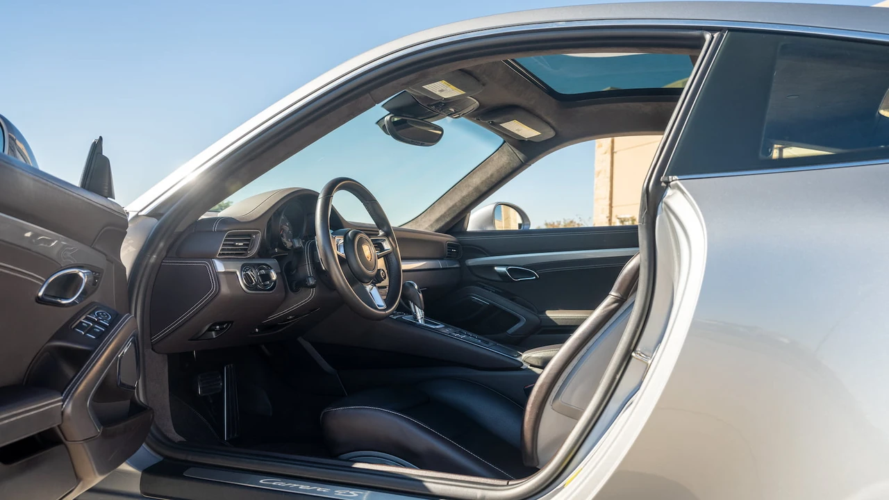 2017 Porsche 991 Carrera 4S - Image 23 of 31