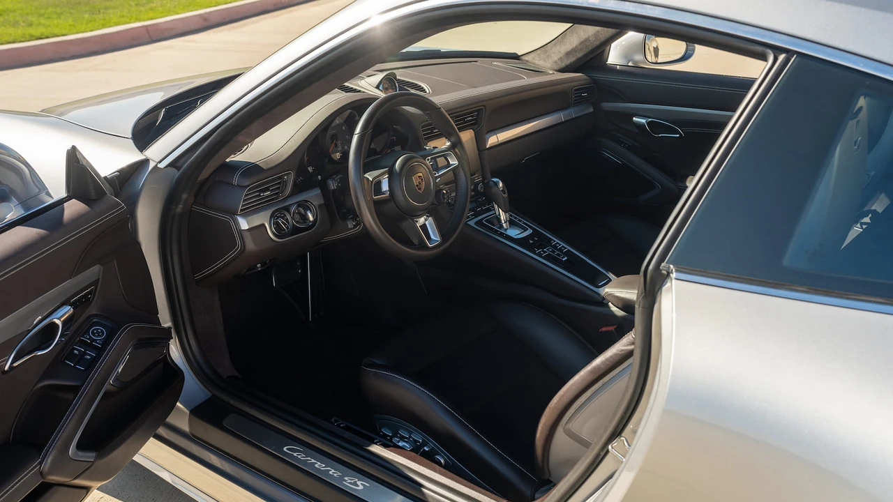 2017 Porsche 991 Carrera 4S - Image 4 of 31