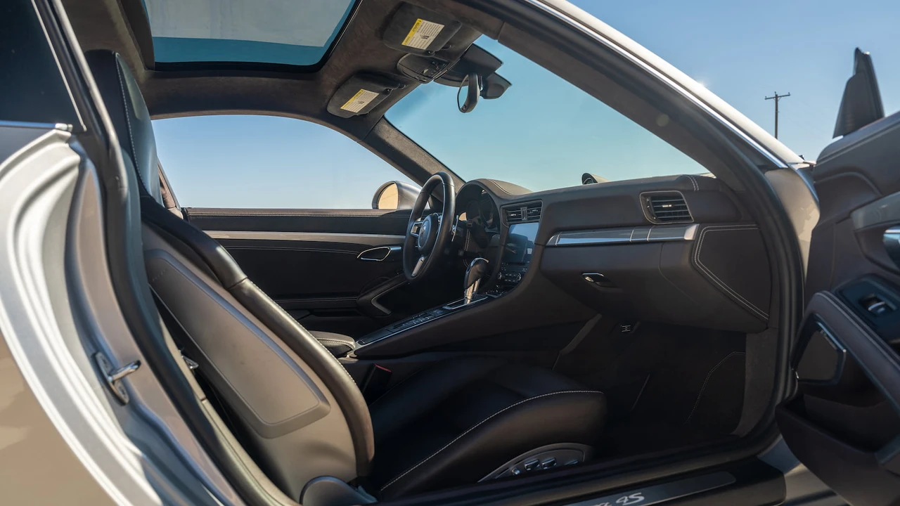 2017 Porsche 991 Carrera 4S - Image 5 of 31