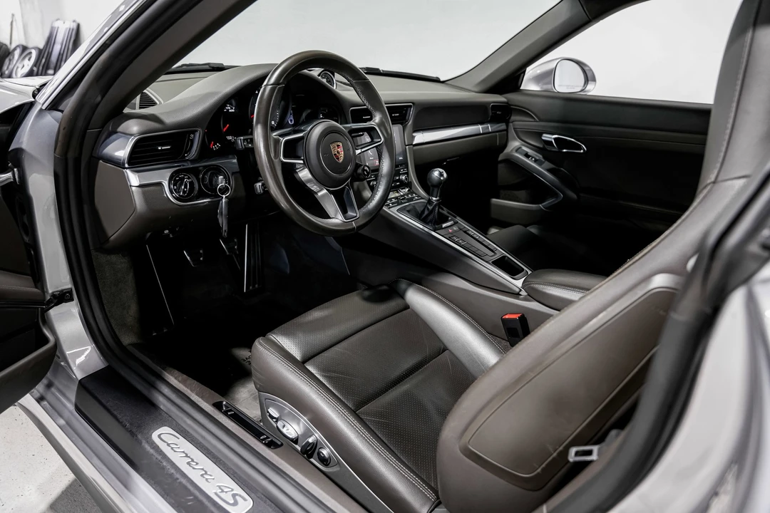 2017 Porsche 991 Carrera 4S - Image 9 of 12