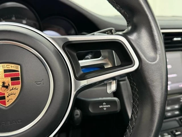 2017 Porsche - Image 22 of 31