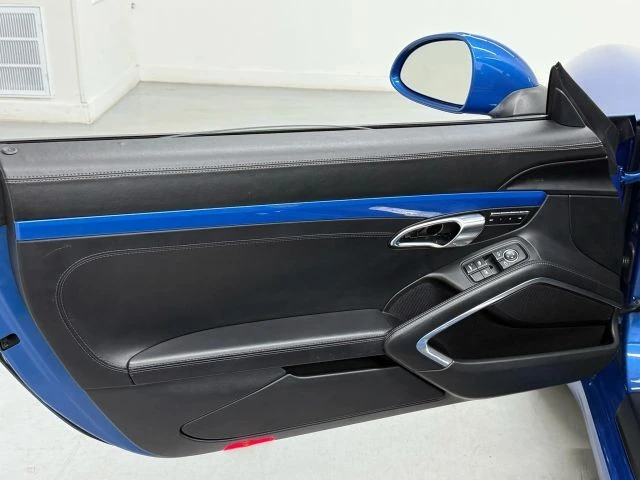 2017 Porsche - Image 17 of 31