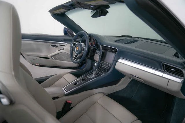 2017 Porsche 991 Carrera - Image 27 of 31