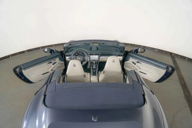 2017 Porsche 991 Carrera - Image 26 of 31