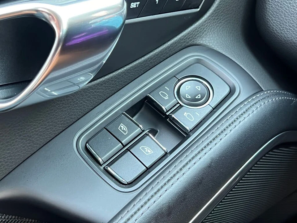 2017 Porsche 991 Carrera - Image 29 of 31