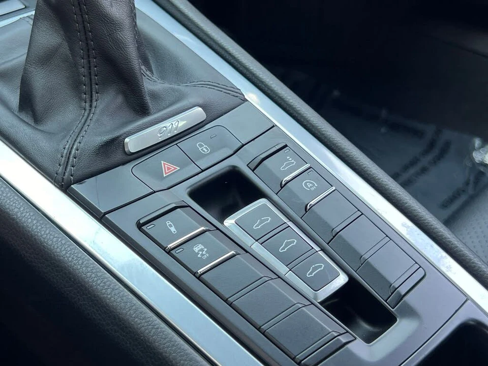 2017 Porsche 991 Carrera - Image 27 of 31
