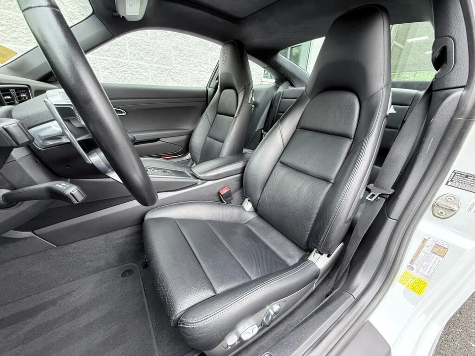 2017 Porsche 991 Carrera - Image 28 of 31