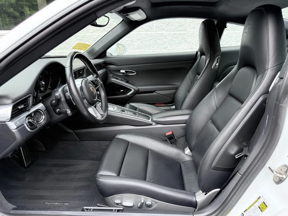 2017 Porsche 991 Carrera - Image 26 of 31