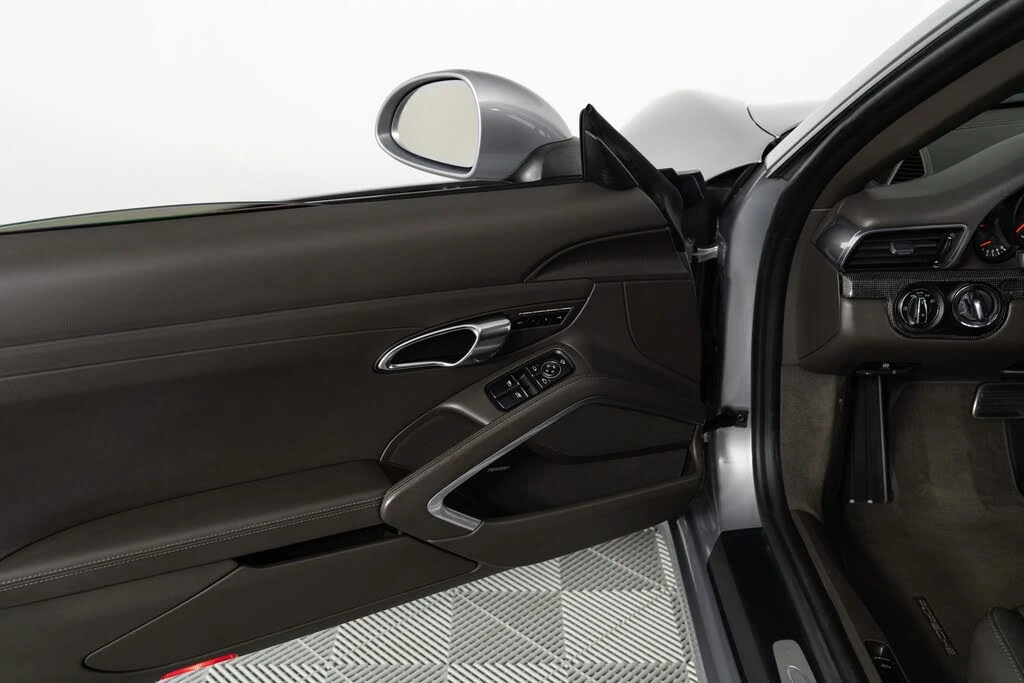 2017 Porsche 991 Carrera - Image 28 of 31
