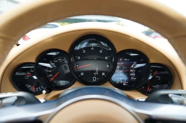 2017 Porsche 991 Carrera - Image 27 of 31