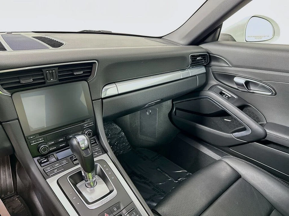 2017 Porsche 991 Carrera - Image 16 of 18