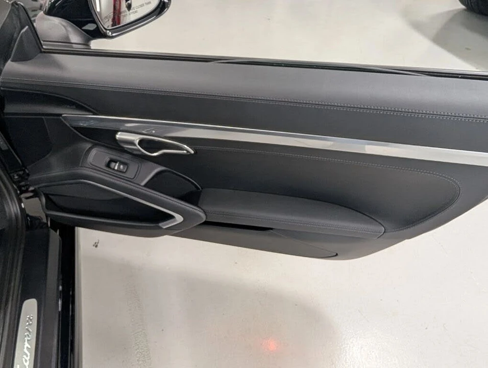 2017 Porsche 991 Carrera - Image 25 of 31