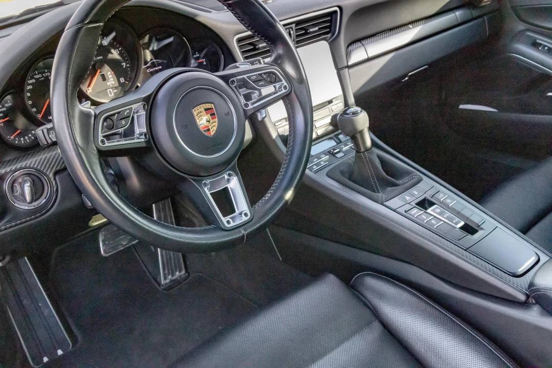2017 Porsche 991 Carrera - Image 27 of 31