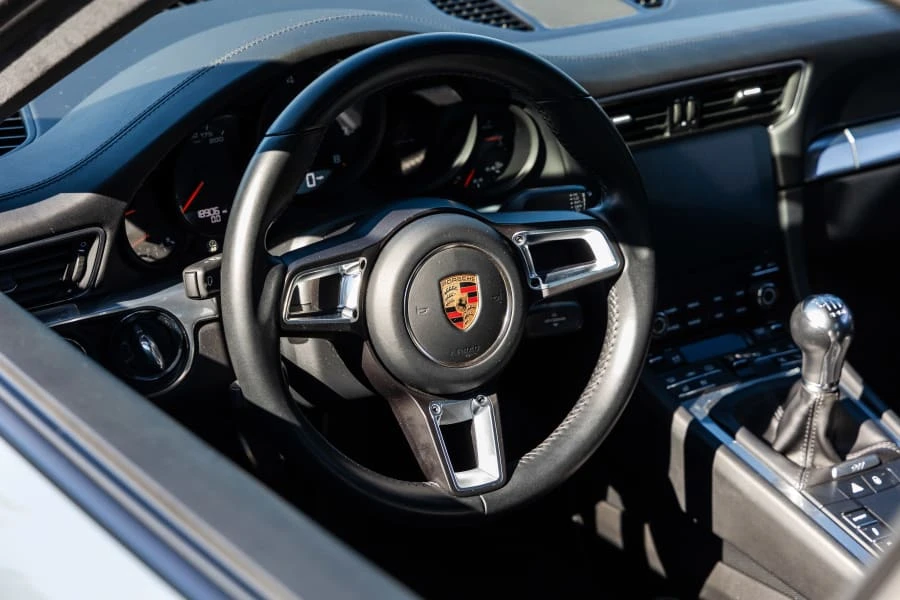 2017 Porsche 991 Carrera - Image 26 of 31