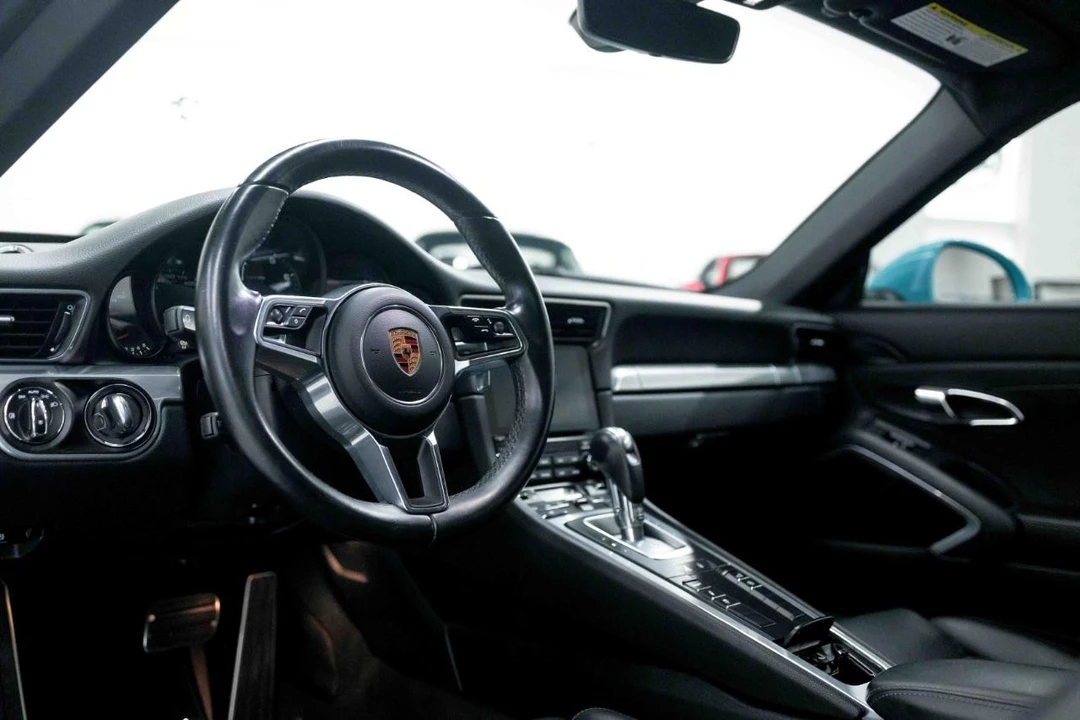 2017 Porsche 991 Carrera - Image 2 of 31