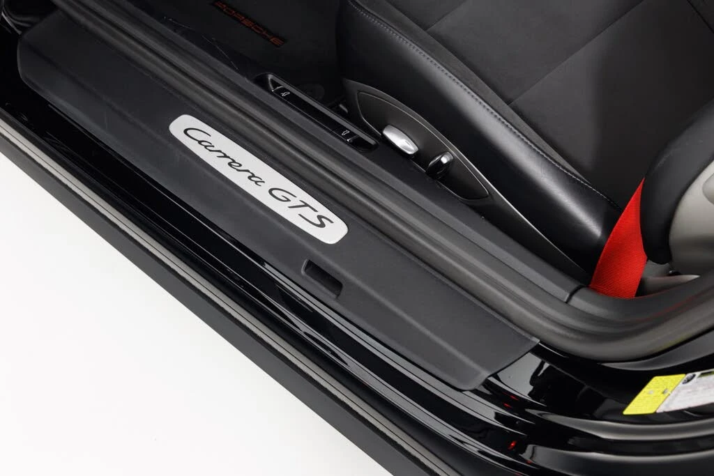 2017 Porsche 991 Carrera GTS - Image 27 of 31