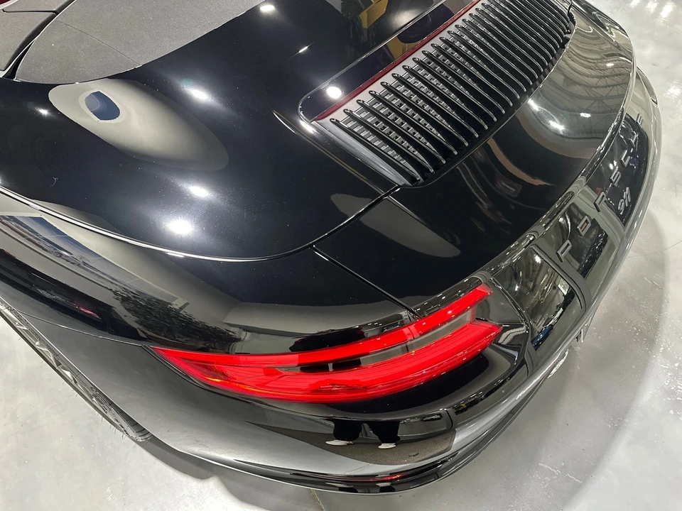 2017 Porsche - Image 27 of 31