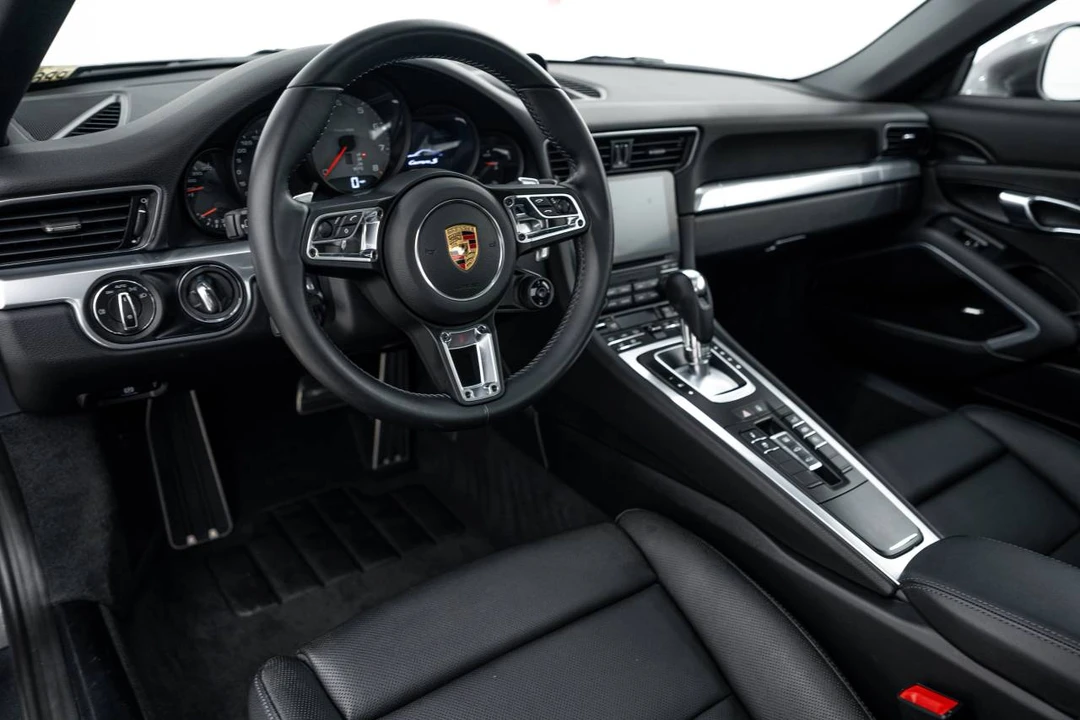 2017 Porsche - Image 4 of 5