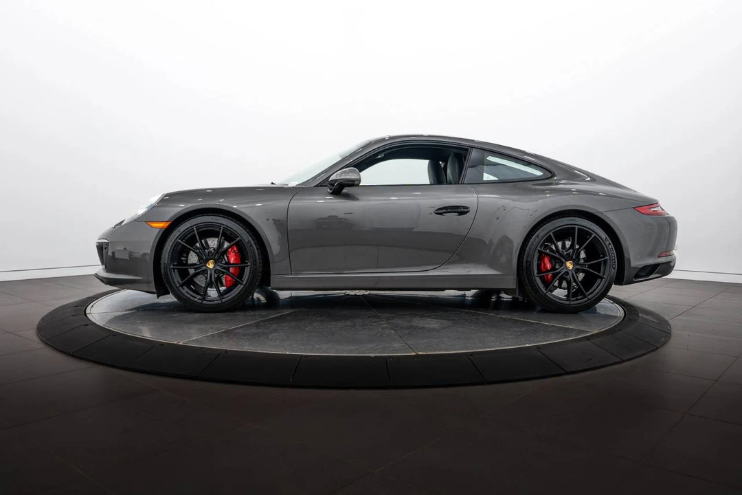 2017 Porsche - Image 2 of 5