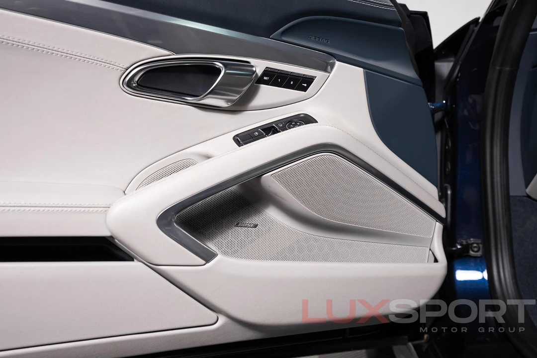 2017 Porsche - Image 14 of 31