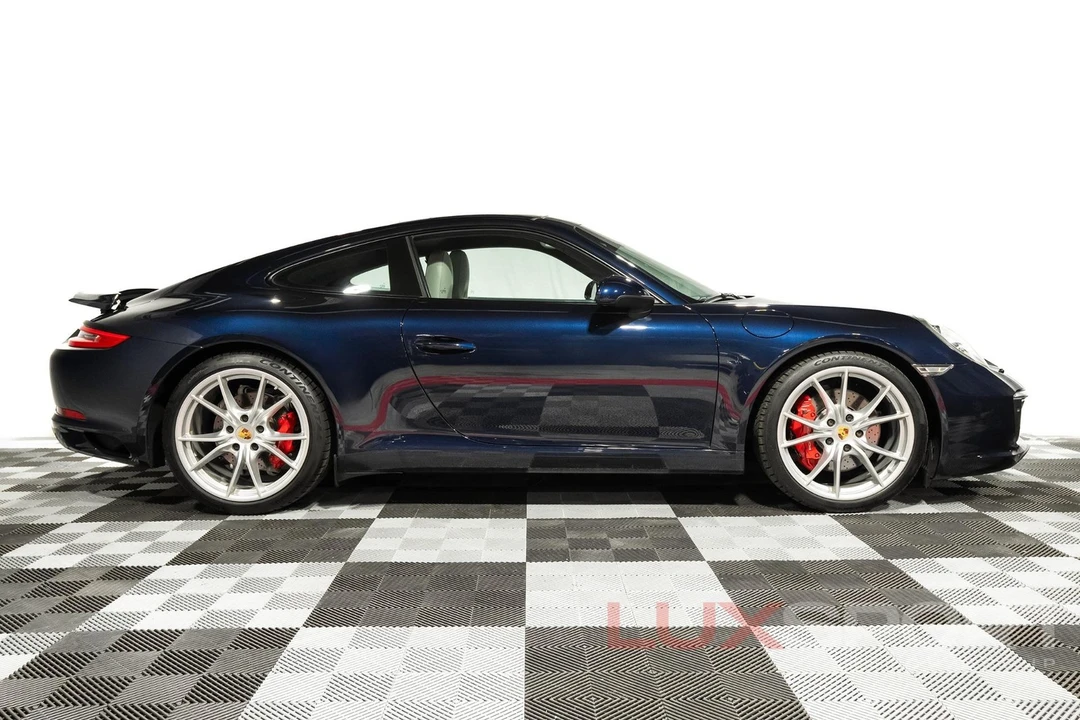 2017 Porsche - Image 8 of 31