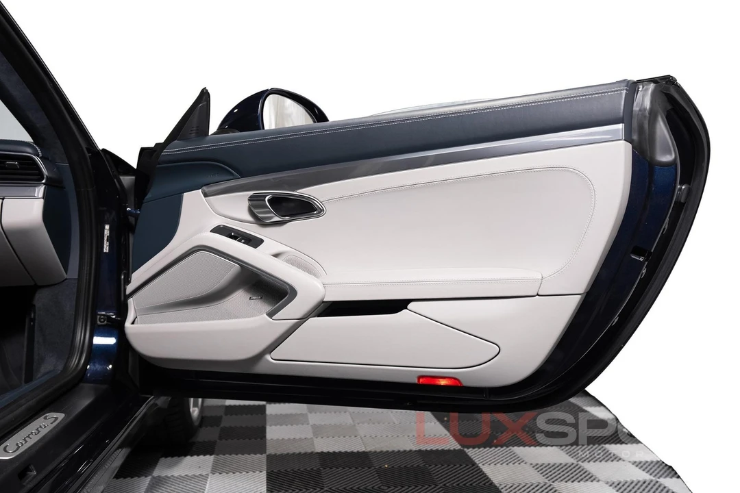 2017 Porsche - Image 18 of 31