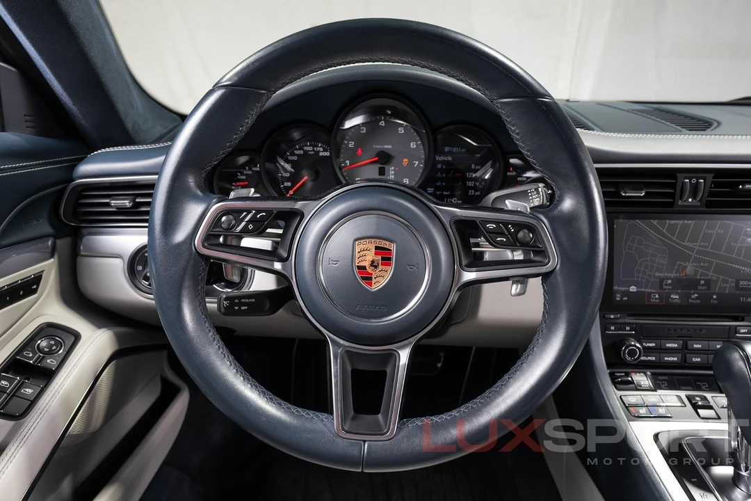 2017 Porsche - Image 30 of 31