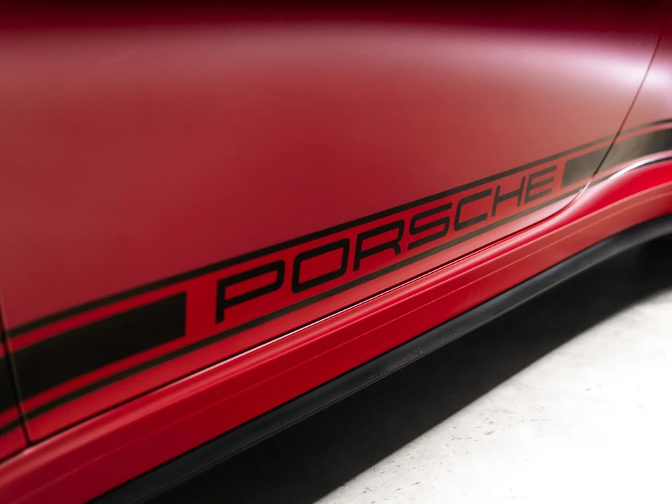 2017 Porsche - Image 27 of 31