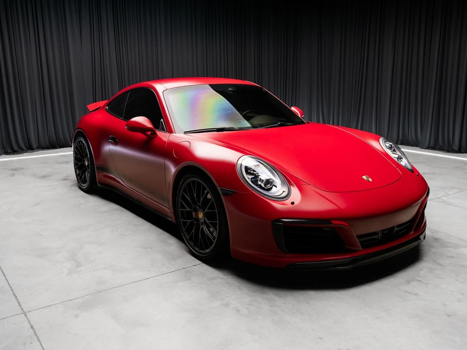 2017 Porsche - Image 2 of 31