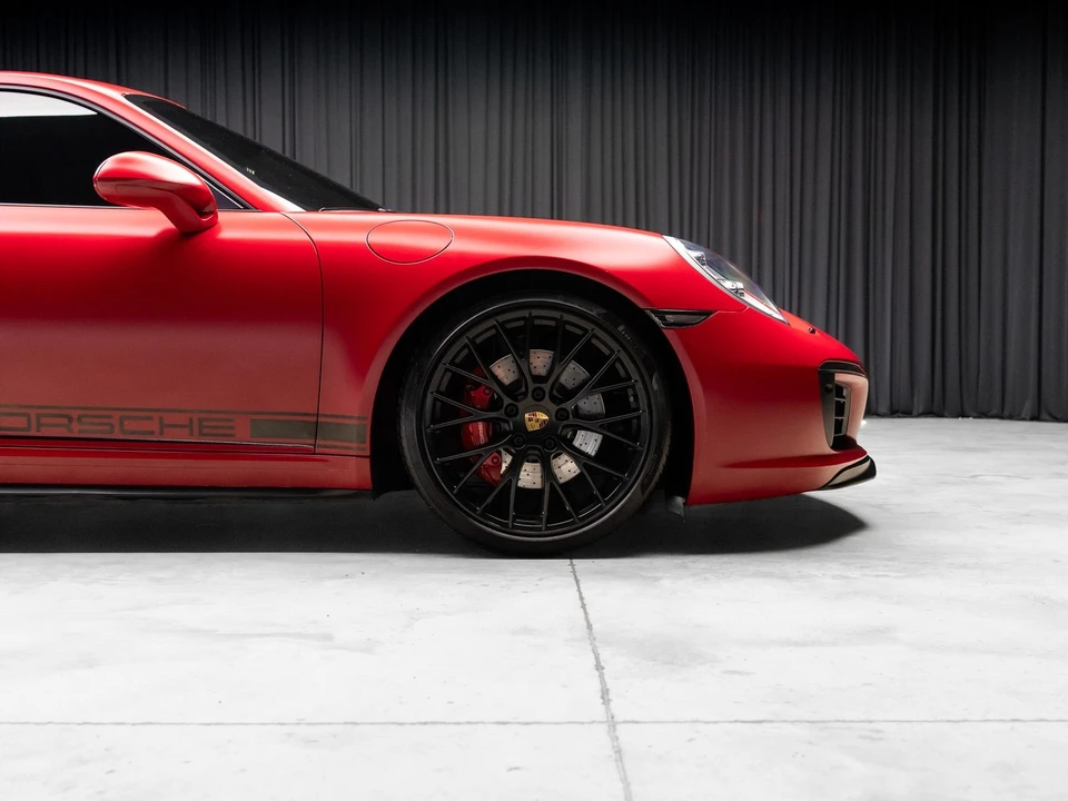 2017 Porsche - Image 28 of 31