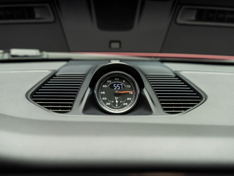 2017 Porsche - Image 6 of 31