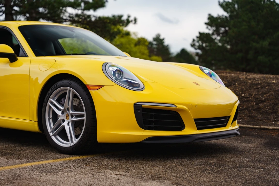 2017 Porsche - Image 25 of 31