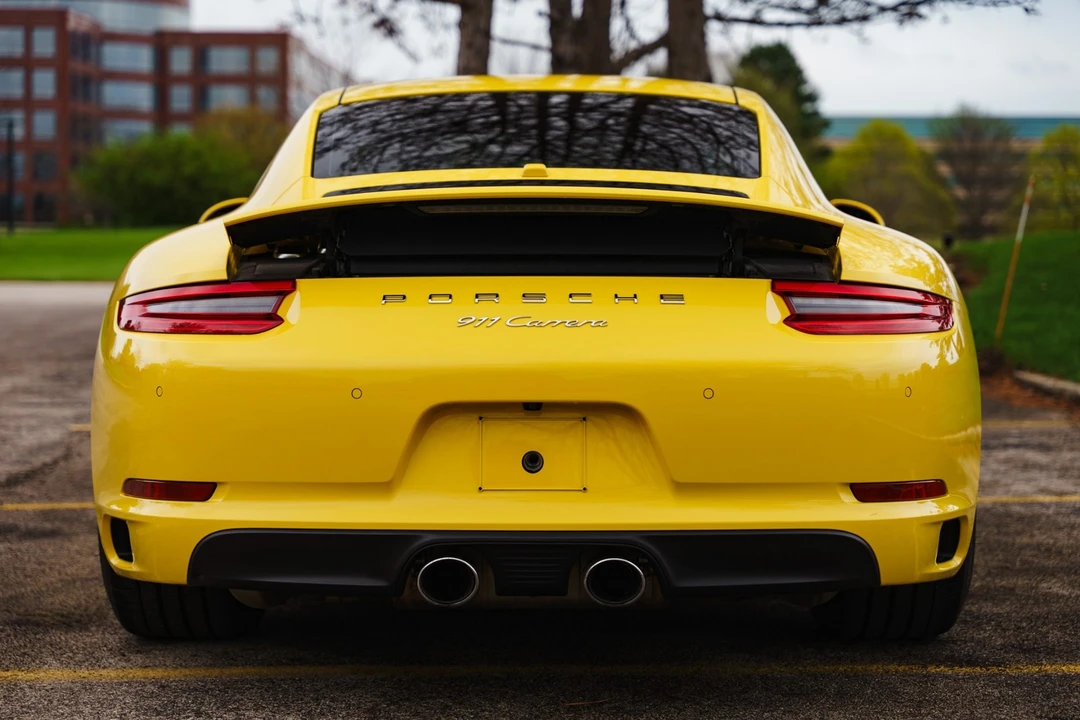 2017 Porsche - Image 15 of 31