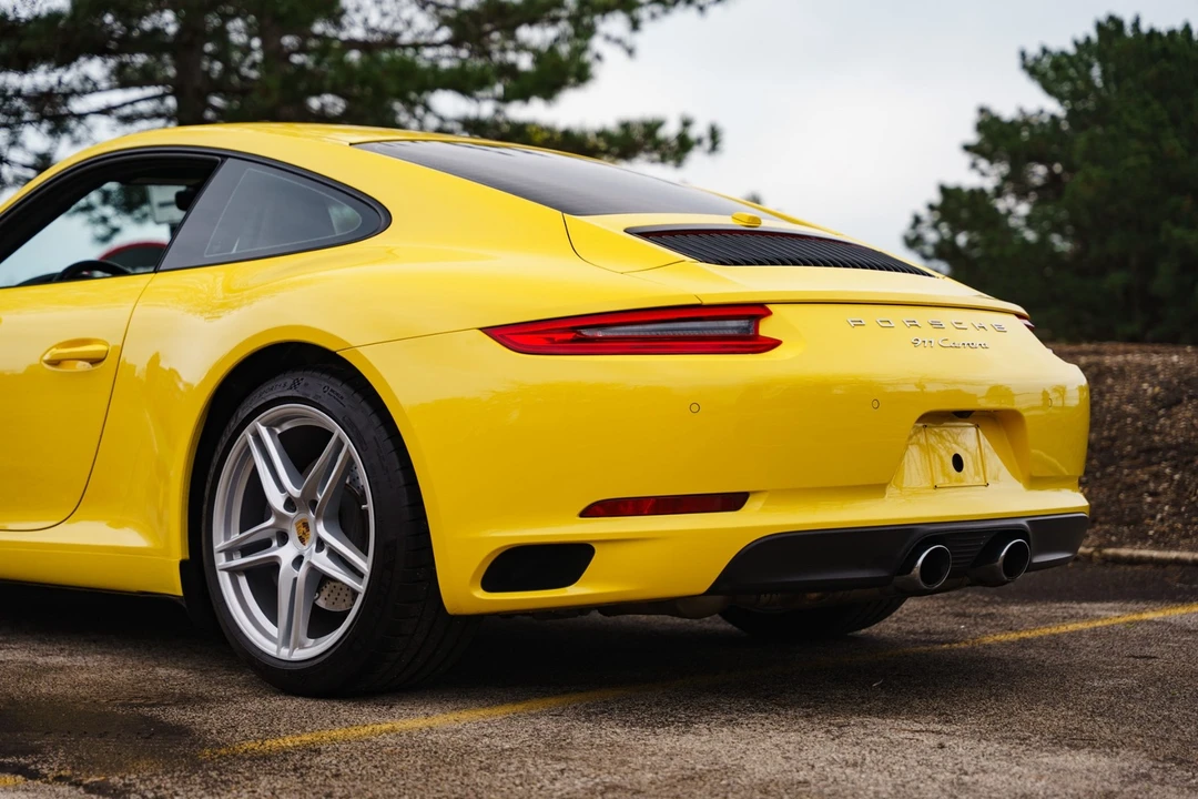 2017 Porsche - Image 11 of 31