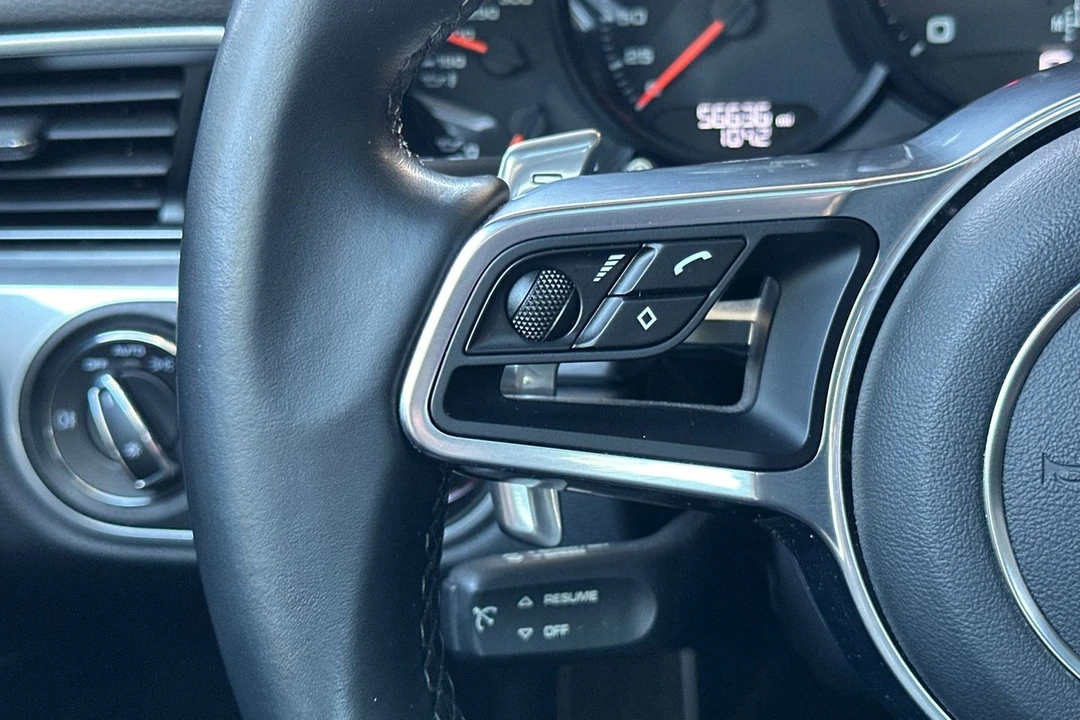 2017 Porsche 991 Carrera - Image 29 of 31