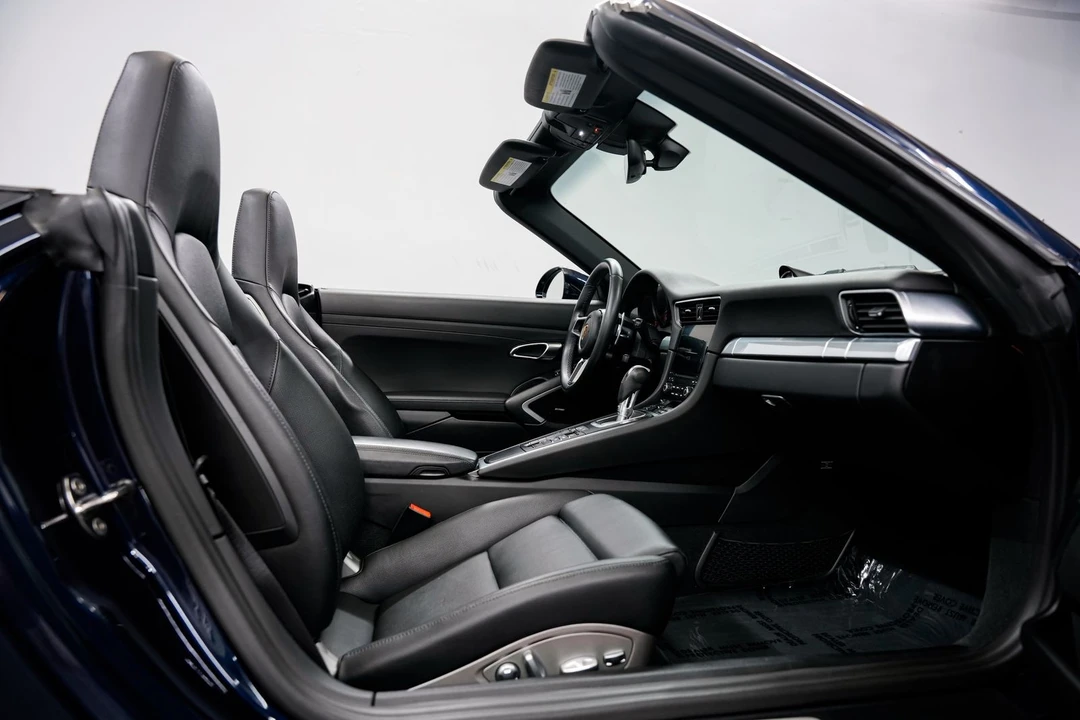2017 Porsche 991 Carrera - Image 27 of 31