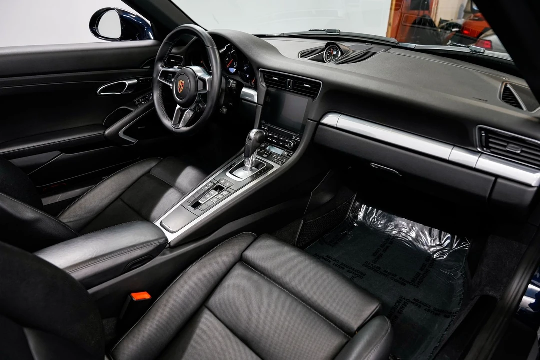 2017 Porsche 991 Carrera - Image 28 of 31